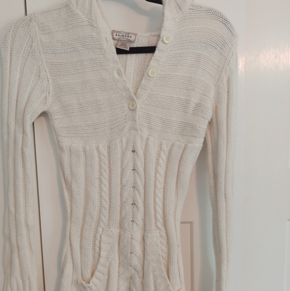 Arizona hooded sweater with front pockets